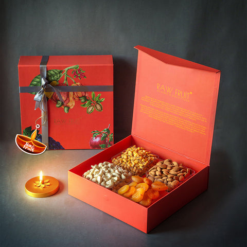 Fruitri Handmade Dry Fruit Gift Boxes with Dry Fruits, Almond, Cashew,  Pistachios, Walnut - 4 Part, Mix Dry Fruits Pack, Diwali dryfruit Gift Box,  Combo Dry Fruits, 150g X 4) : Amazon.in: